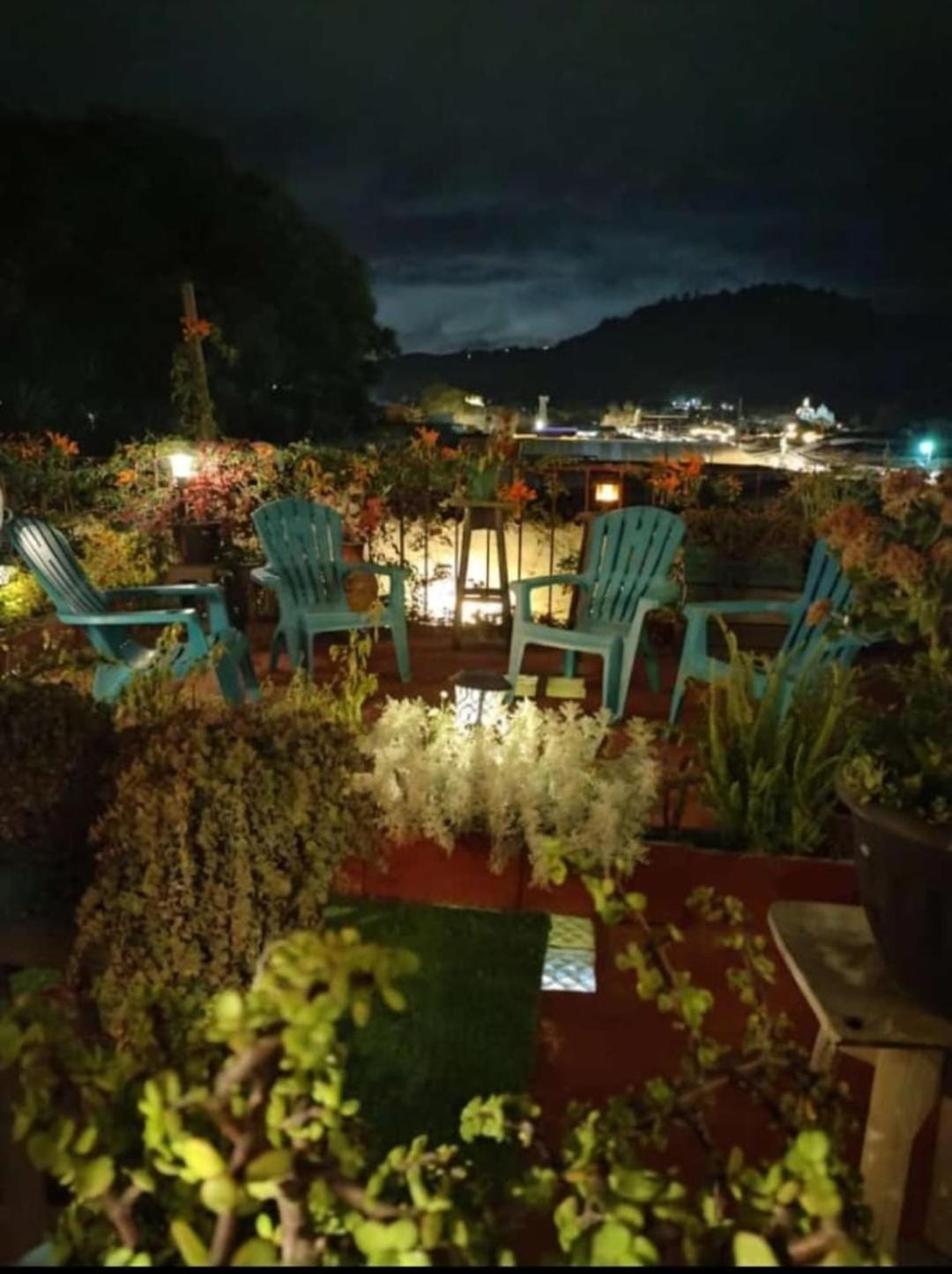 Hotel Rholyn Pura Vida !! Antigua Εξωτερικό φωτογραφία