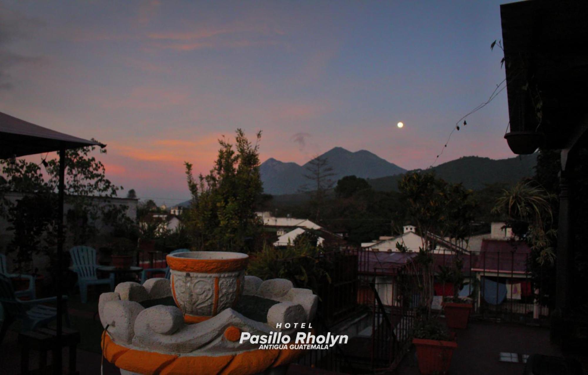 Hotel Rholyn Pura Vida !! Antigua Εξωτερικό φωτογραφία