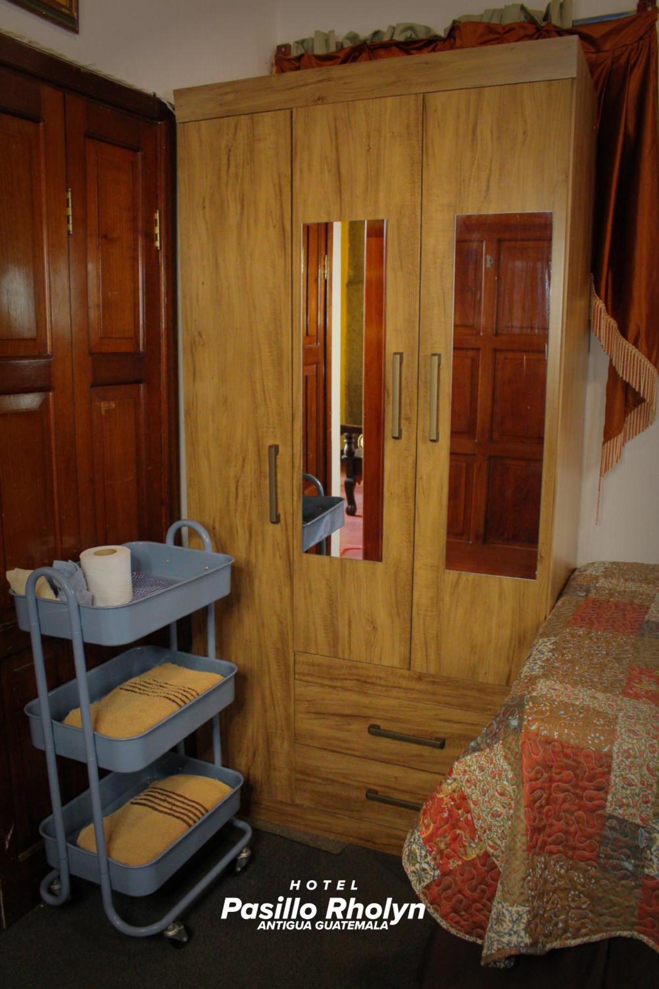 Hotel Rholyn Pura Vida !! Antigua Εξωτερικό φωτογραφία